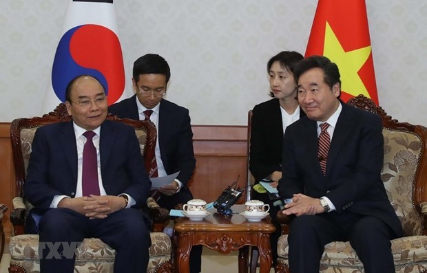 PM Phuc meets Korean leaders in Seoul