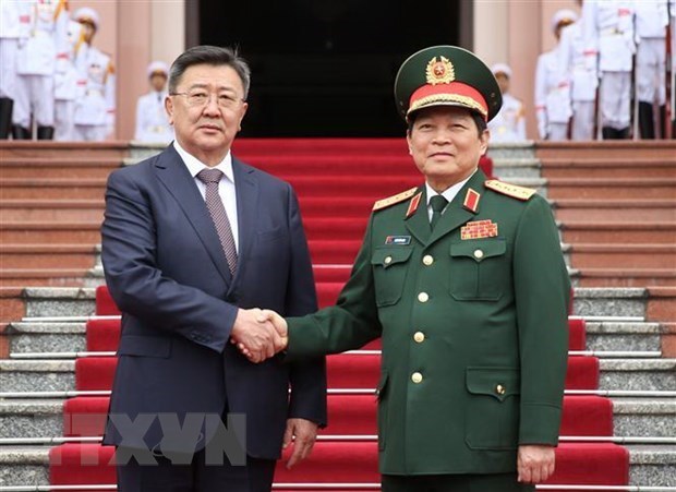 Vietnamese, Mongolian Defence Ministers hold talks in Hanoi