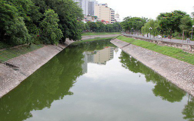 Chi 150 tỷ bơm nước sông Hồng 'hồi sinh' Tô Lịch, chưa nước nào làm - Ảnh 1.