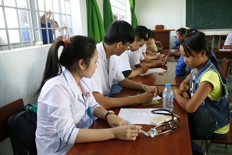 Thêm 25 bác sĩ trẻ về công tác tại 16 huyện nghèo, vùng sâu, vùng xa