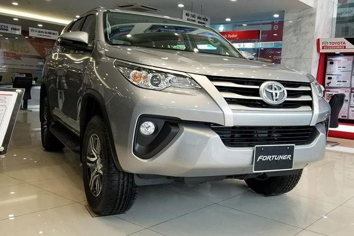 Cuối năm, ôtô SUV 7 chỗ hạng trung đua nhau giảm giá