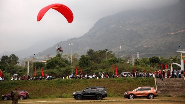 First Puteleng paragliding competition opens in Lai Chau