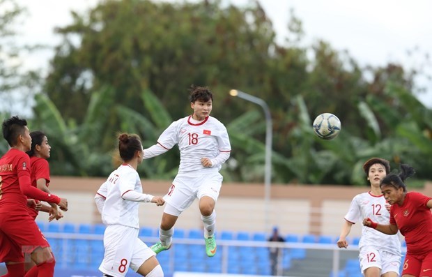 SEA Games 30: Vietnamese female footballers beat Indonesian sisters 6-0