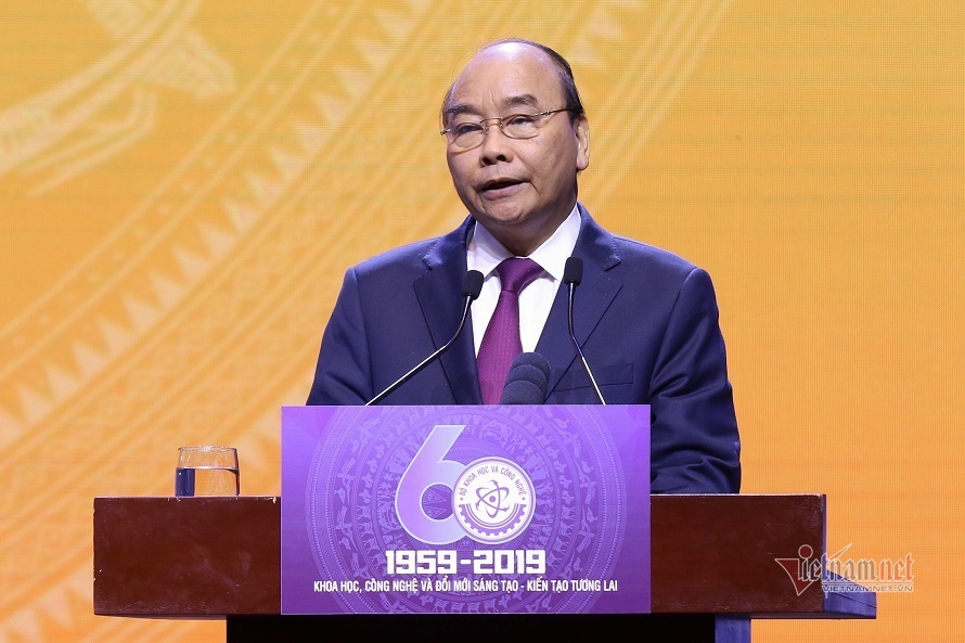 Nghe VietNamNet: Thủ tướng: “Việc đầu tiên là đổi mới sáng tạo cách trọng dụng con người”