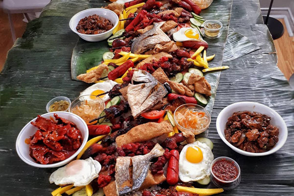 Tiệc ăn bốc của người Philippines