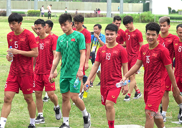 Đội hình U22 Việt Nam vs U22 Singapore: Văn Toản lấy chỗ Bùi Tiến Dũng