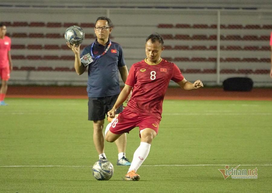 U22 Việt Nam 0-0 U22 Singapore: Bùi Tiến Dũng dự bị (H1)