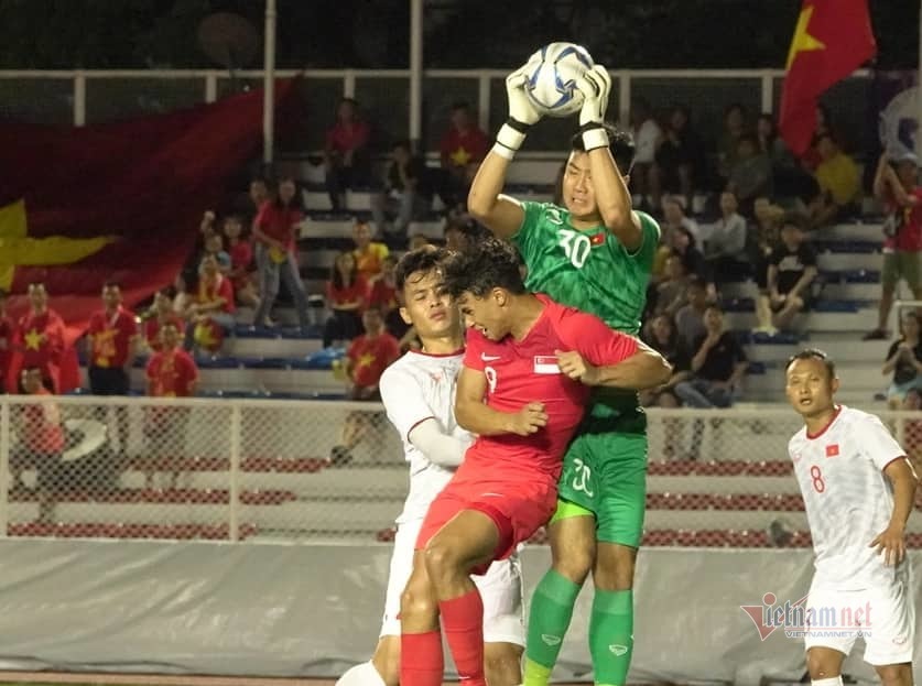 U22 Việt Nam hạ U22 Singapore: Văn Toản lấy trọn niềm tin