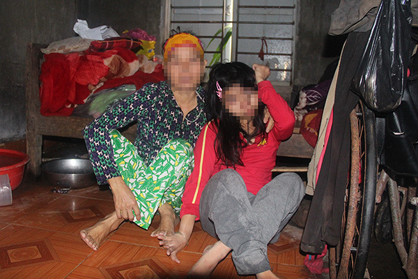 Bắt tạm giam thủ thư trường tiểu học hiếp dâm cô gái bại liệt ở Nghệ An