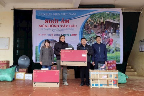 Gia Lai, Bình Phước tặng tivi cho hộ nghèo