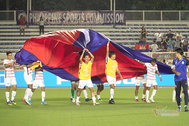 'Giàu mà cho nhà chồng ăn bánh mì thay cơm!'