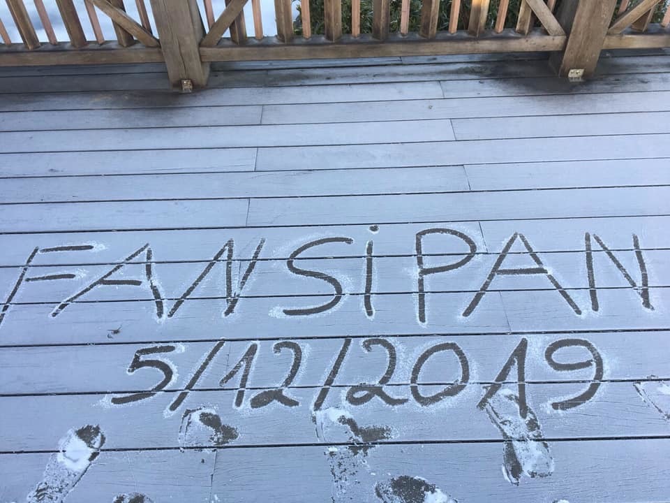 Nghe VietNamNet: Âm 1 độ, băng tuyết đầu mùa phủ trắng đỉnh Fansipan