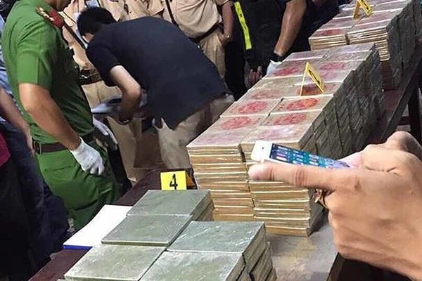 Bắt lô ma tuý 'khủng' gần 500 bánh ở Sài Gòn