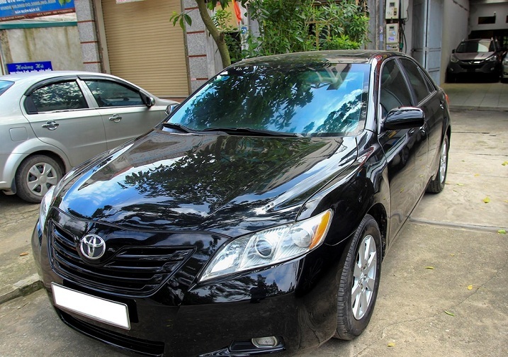 Thanh lý xe công, loạt Toyota Camry có giá cực rẻ