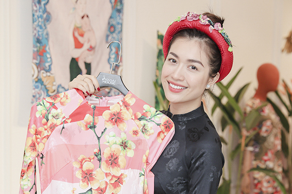 Lệ Hằng thử đồ chạy show sau chung kết Hoa hậu Hoàn vũ VN 2019