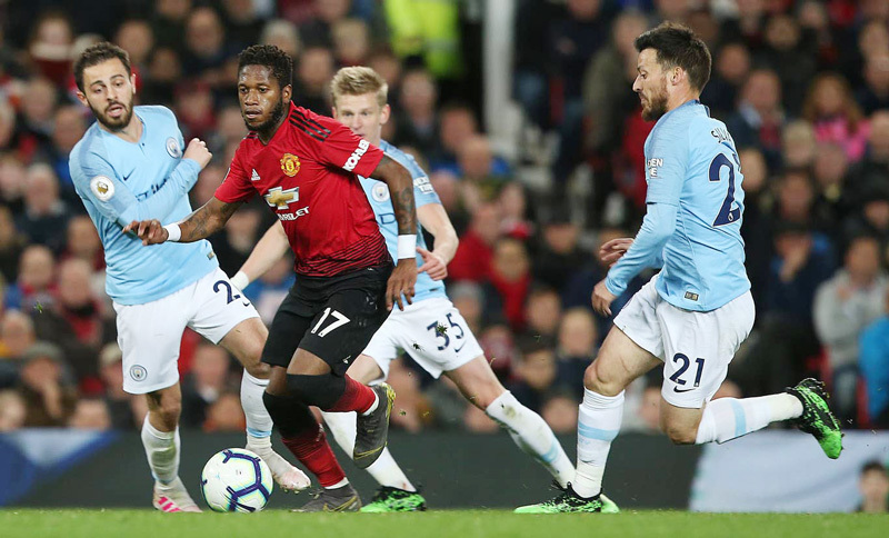 Man City vs MU: Derby không cân sức