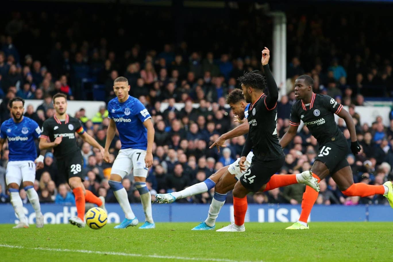 Chelsea thua bẽ bàng trên sân Everton