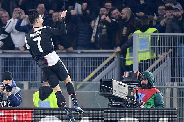 Ronaldo ghi bàn, Juventus vẫn thua ngược cay đắng