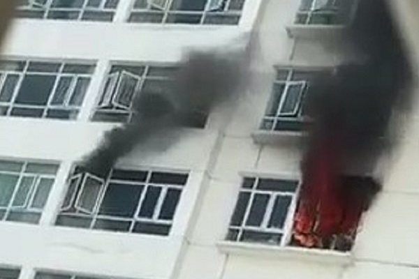 Nghe VietNamNet: Cháy chung cư ở Sài Gòn, hàng trăm cư dân tháo chạy giữa trưa