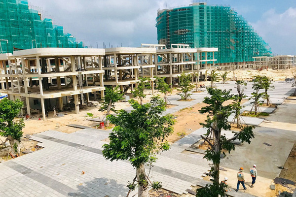 Bãi Dài sôi động hút nhà đầu tư lớn