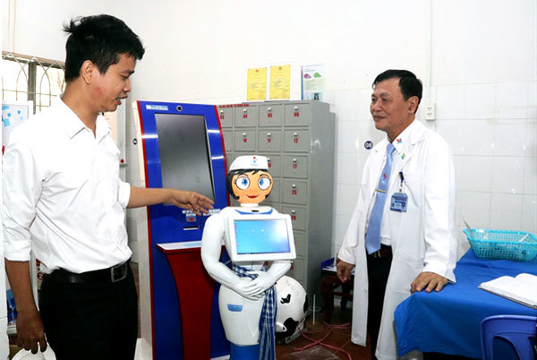 HCM City hospital introduces a nurse robot to help patients