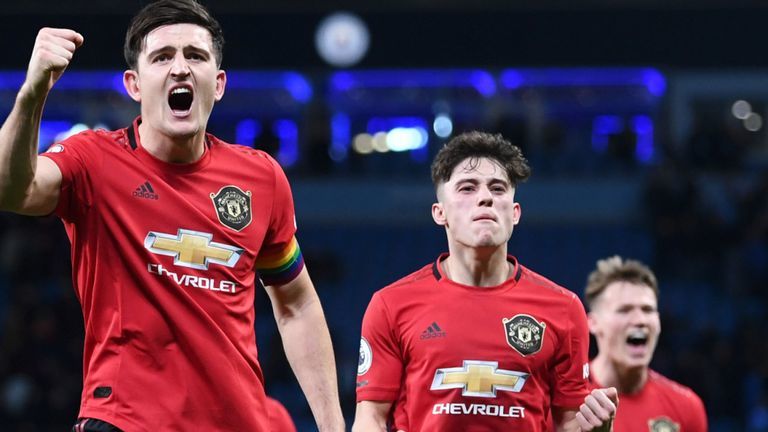 MU sẽ có vé dự Cúp C1, Mourinho ký lại Fellaini