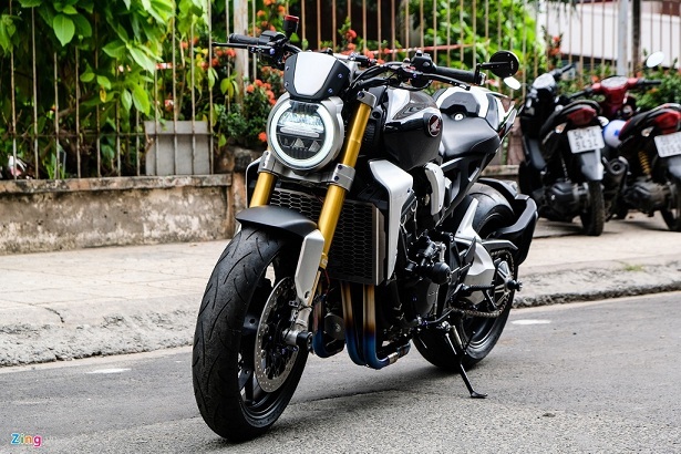 Honda CB1000R Plus với gói độ 200 triệu đồng của biker TP.HCM