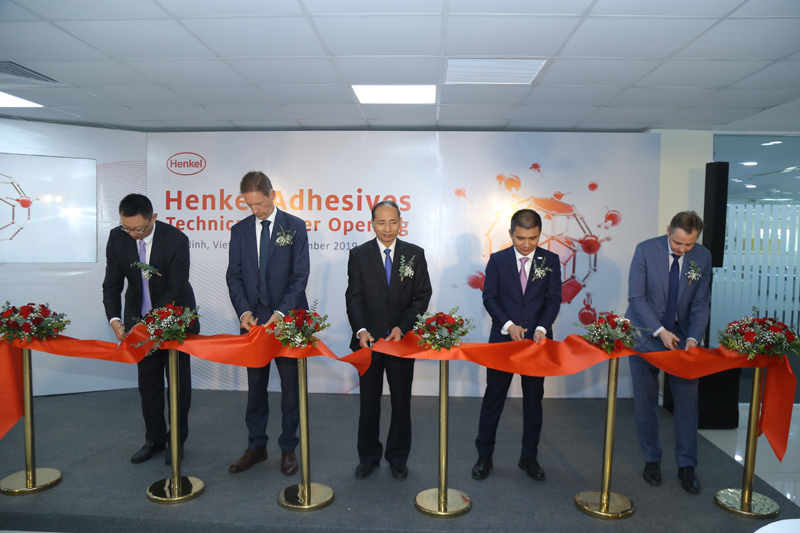 Henkel khai trương Trung tâm kỹ thuật keo & chất kết dính tại Việt Nam