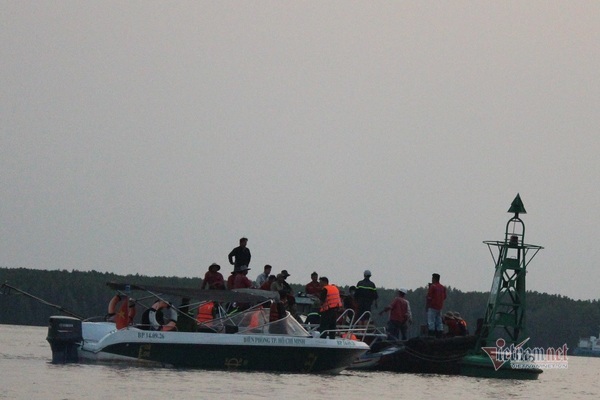 3 thợ lặn mất tích lúc cứu hộ tàu chìm ở Cần Giờ đã về với ‘đất mẹ’
