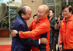 Thủ tướng cảm kích khi HLV Park Hang Seo chấp nhận thẻ đỏ bảo vệ học trò