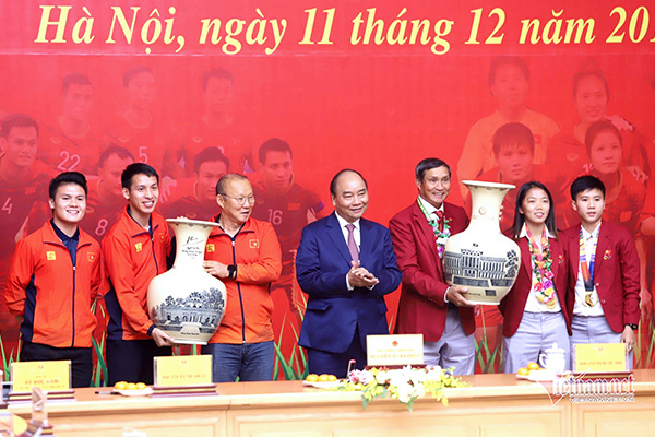 HLV Park Hang Seo: Tôi xin gửi vinh quang này cho người dân Việt Nam