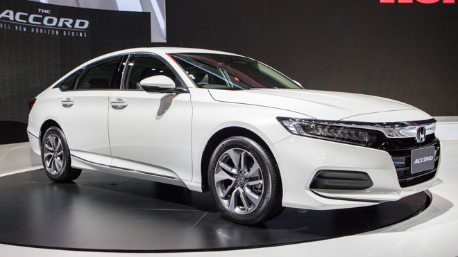 Sedan hạng D tháng 11, Camry ế ẩm, Honda Accord vượt mặt Mazda6