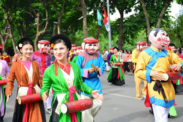 Folk festival in downtown Hanoi