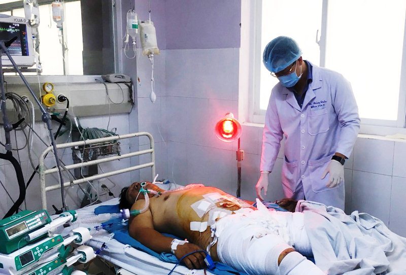 Cứu sống nam thanh niên bị xe tông nguy kịch, hỏng bộ phận sinh dục