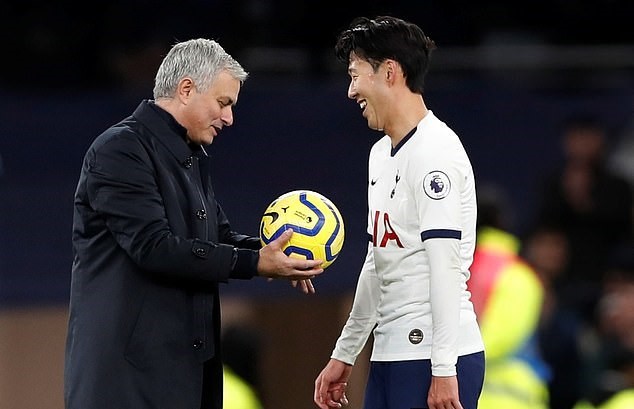 Liverpool phá đám MU, Mourinho dọa đối thủ C1