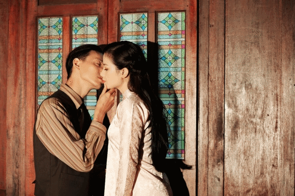 Dương Hoàng Yến quyên sinh vì bị ngăn cấm yêu thiếu gia trong MV mới