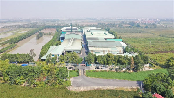 Bac Ninh investigates illegal dumping of toxic waste into Cau River