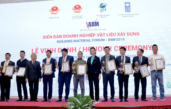 Hồi âm đơn thư Bạn đọc đầu tháng 12. 2019