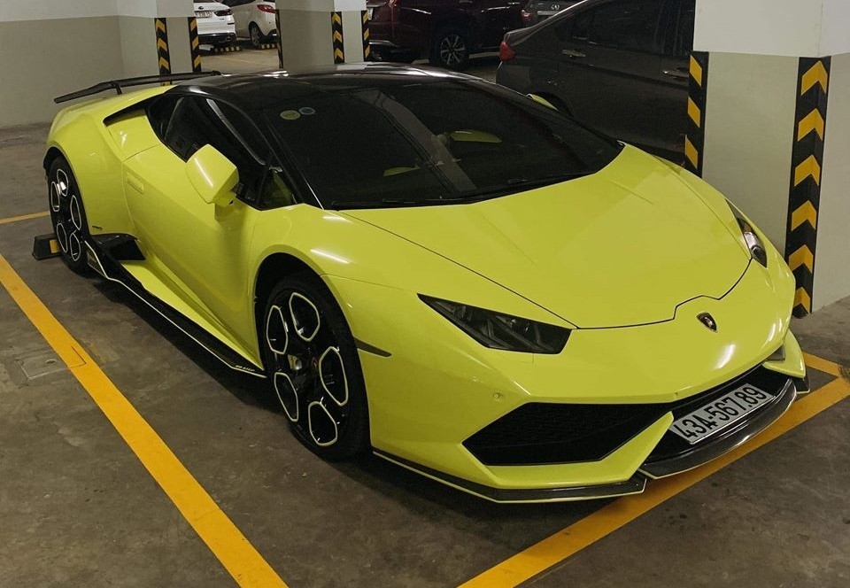 Siêu xe Lamborghini Huracan cũ đeo 'biển khủng' rao giá hơn chục tỷ