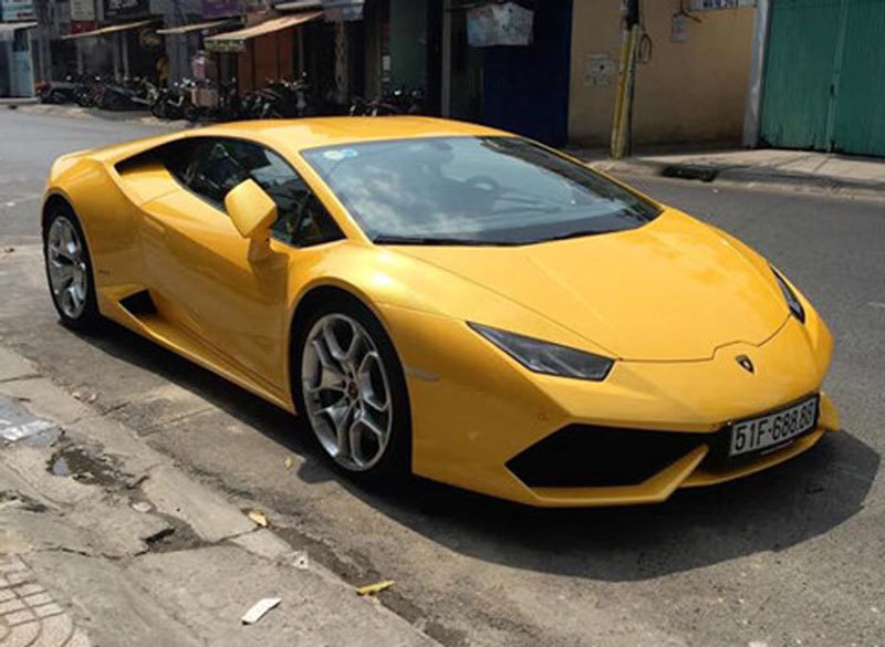 Siêu xe Lamborghini Huracan cũ đeo 'biển khủng' rao giá hơn chục tỷ