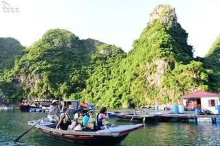 Why foreign tourists hesitate to spend big in Vietnam?