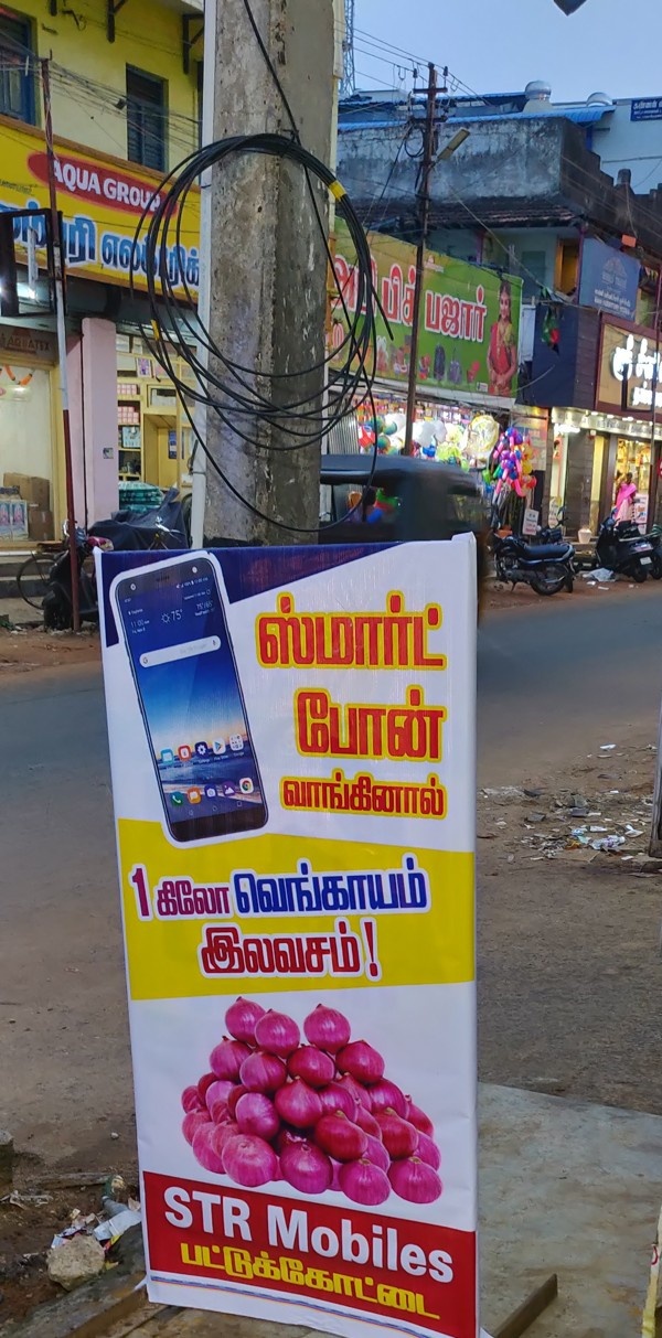 Đổ xô đi mua smartphone vì hành tây ở Ấn Độ
