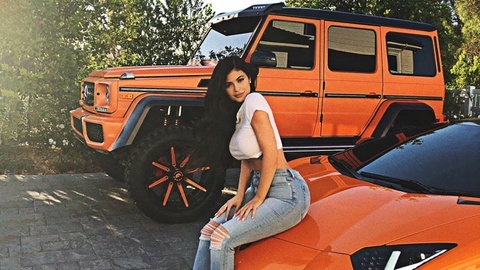 Bộ sưu tập siêu xe của người đẹp Kylie Jenner