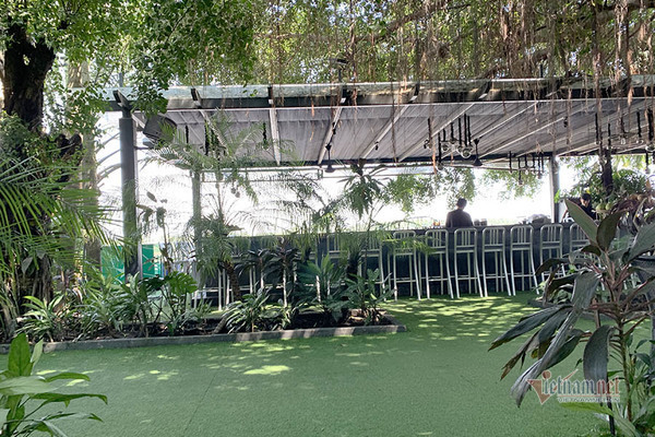 Nhà hàng chiếm hành lang sông Sài Gòn ở “khu nhà giàu” Thảo Điền đã tháo dỡ