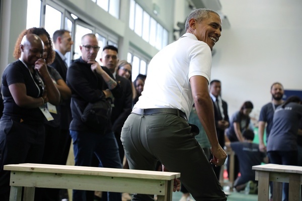 Ông Obama và vợ với cuộc sống thú vị hậu Nhà Trắng