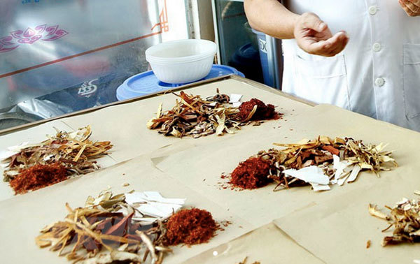 Vietnam's police tackle herbal medicine of unclear origin