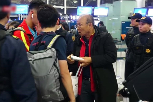 Những hành động ‘đốn tim’ của ông Park dành cho học trò