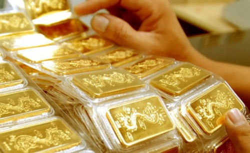 Nghe VietNamNet: Giá vàng hôm nay 20/12, neo đỉnh cao bất chấp USD tăng mạnh