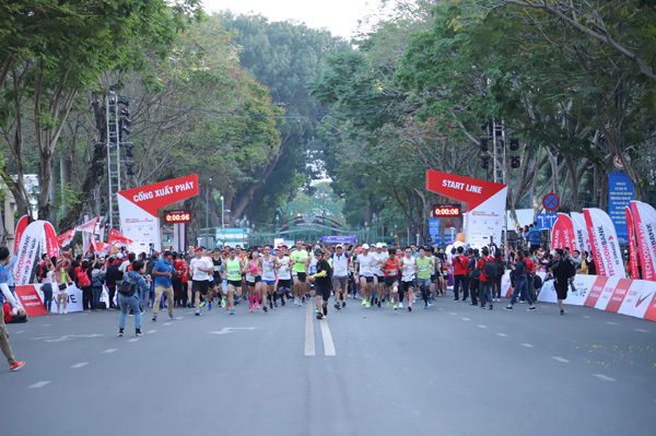 Giải marathon lan tỏa thông điệp ‘Vượt trội hơn mỗi ngày’