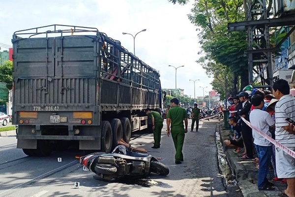 Đến trường đón con, người mẹ bị xe đầu kéo cán tử vong ở Đà Nẵng